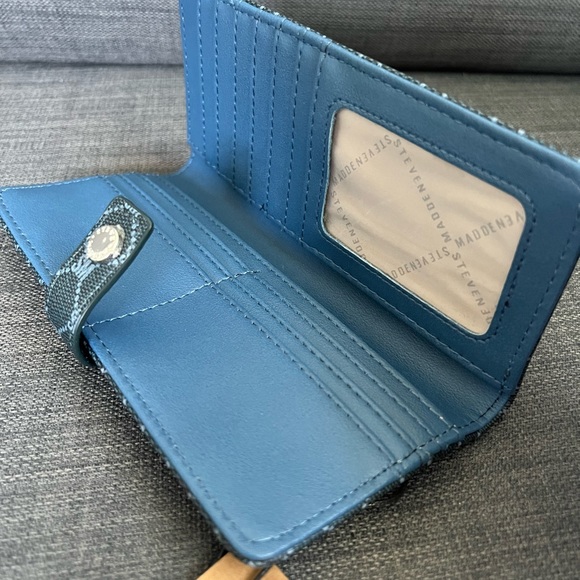 NWT STEVE MADDEN FOLDOVER WALLET CASE ORGANIZER WITH BOX - Picture 4 of 7
